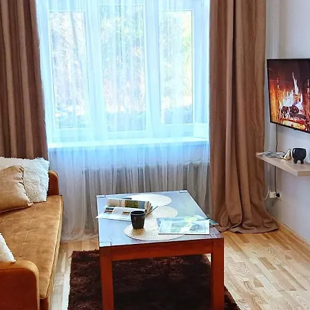 Cozy & Bright 1 Bedroom With Park Nearby - Free Parking, Riga, Up To 5 Guests *